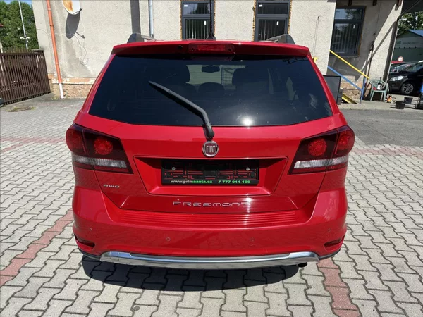 Fiat Freemont 2,0 CROSS 4x4 AUTOMAT - foto 7