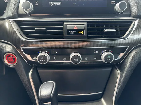 Honda Accord 1,5 TURBO SPORT AUTOMAT - foto 17