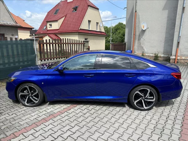 Honda Accord 1,5 TURBO SPORT AUTOMAT - foto 8
