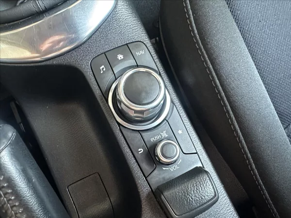 Mazda 2 1,5 - foto 17