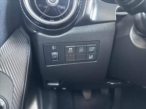 Mazda 2 1,5 - foto 19