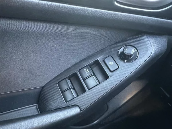 Mazda 3 2,0 G120 - foto 19