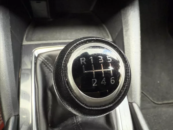 Mazda 6 2,0 - foto 18