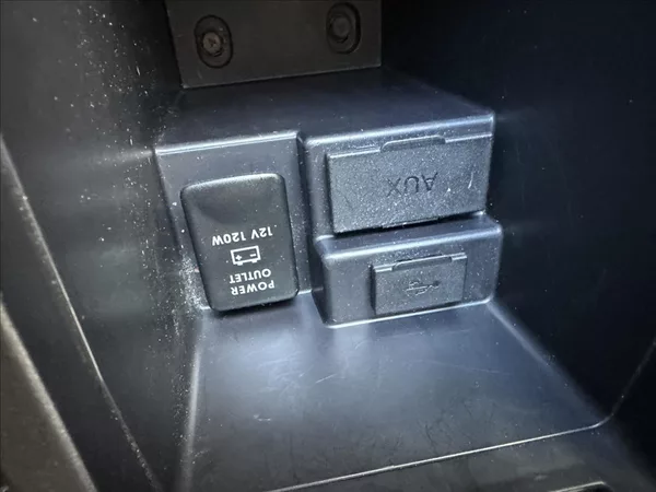 Mitsubishi ASX 1,6 TAŽNÉ - foto 19