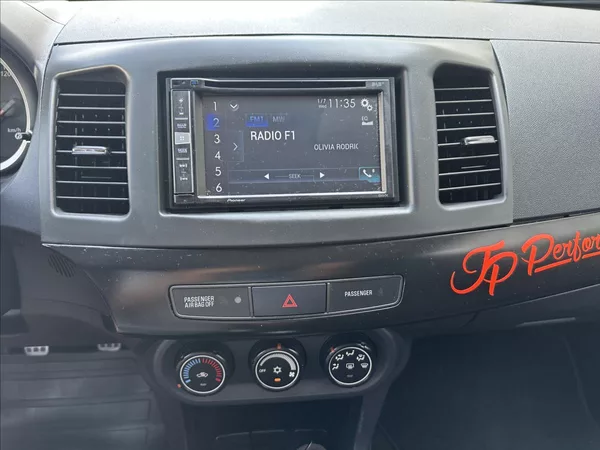 Mitsubishi Lancer 1,6 1.majitel.,Top stav - foto 15