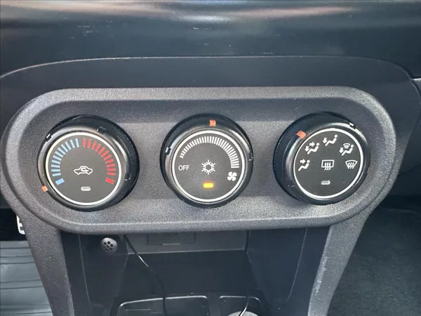 Mitsubishi Lancer 1,6 1.majitel.,Top stav - foto 17