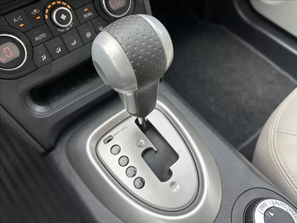 Nissan Qashqai 2,0 4x4 AUTOMAT TEKNA - foto 17