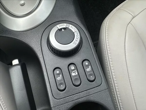 Nissan Qashqai 2,0 4x4 AUTOMAT TEKNA - foto 18