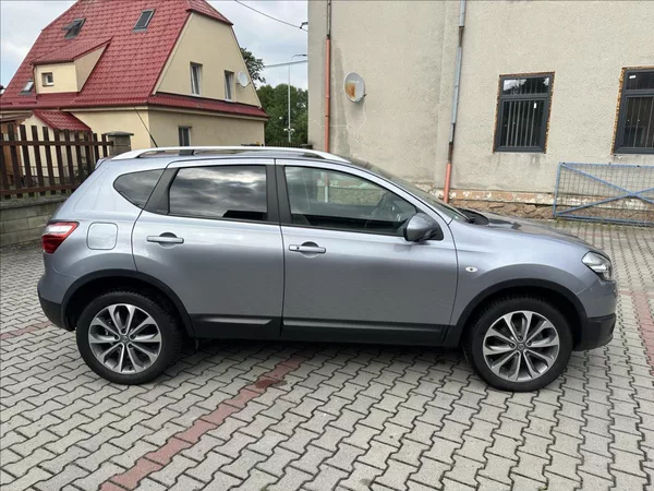 Nissan Qashqai 2,0 4x4 AUTOMAT TEKNA - foto 2