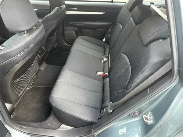 Subaru Legacy 2,0 Serviska 4X4 - foto 13
