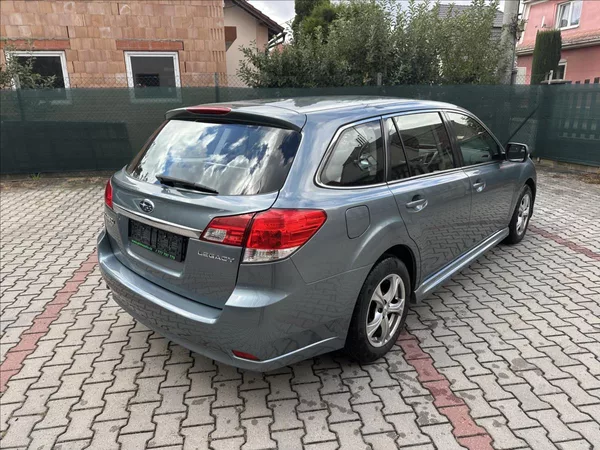 Subaru Legacy 2,0 Serviska 4X4 - foto 3