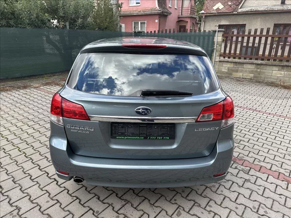 Subaru Legacy 2,0 Serviska 4X4 - foto 4
