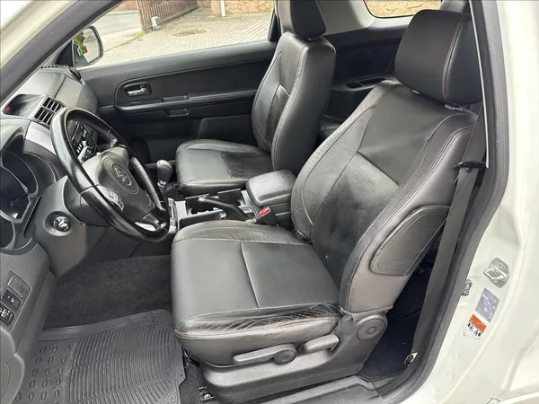 Suzuki Grand Vitara 1,6 4x4 - foto 12