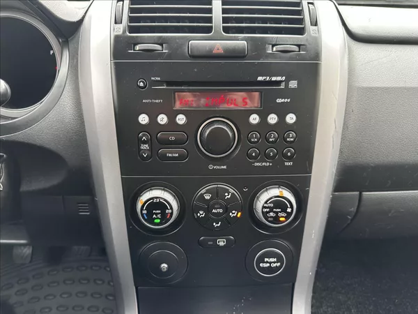 Suzuki Grand Vitara 1,6 4x4 - foto 16