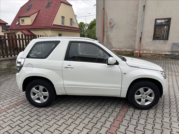 Suzuki Grand Vitara 1,6 4x4 - foto 2