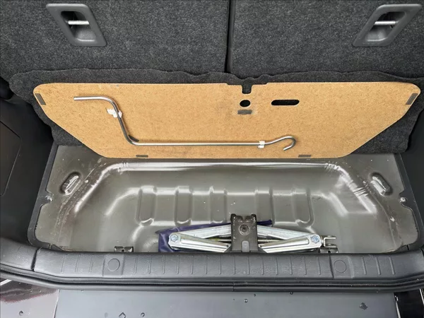 Suzuki Jimny 1,3 4x4 KLIMA - foto 19