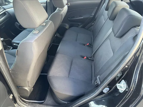 Suzuki Swift 1,2 4x4 - foto 12