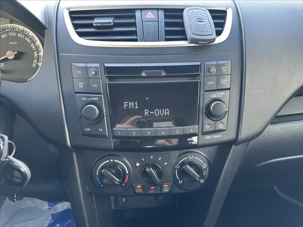 Suzuki Swift 1,2 4x4 - foto 15