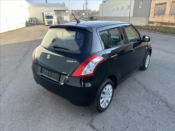 Suzuki Swift 1,2 4x4 - foto 3