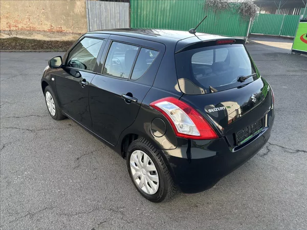 Suzuki Swift 1,2 4x4 - foto 7