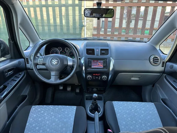 Suzuki SX4 1,6 4x4 STYLE - foto 14