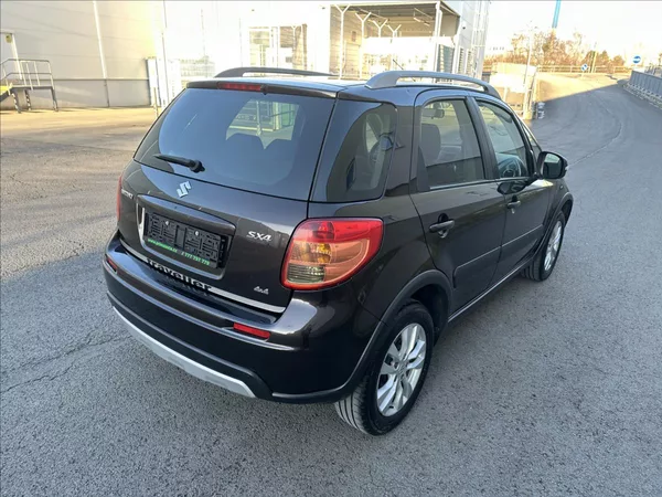 Suzuki SX4 1,6 4x4 STYLE - foto 3