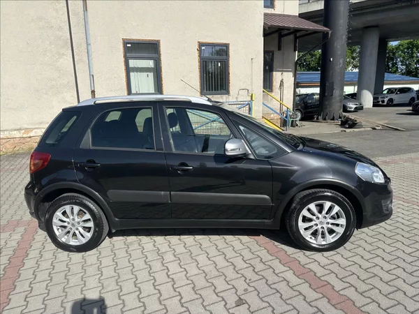 Suzuki SX4 1,6 TAŽNÉ - foto 2