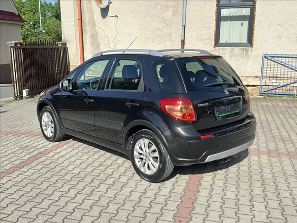 Suzuki SX4 1,6 TAŽNÉ - foto 7
