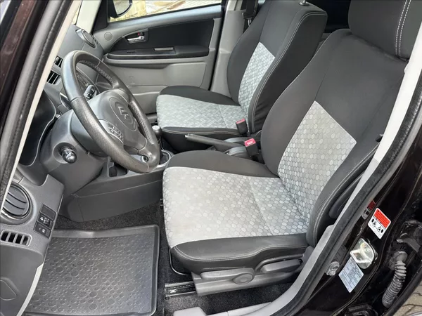 Suzuki SX4 1,6 1.majitel ! - foto 12