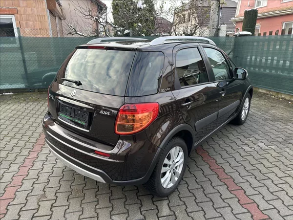 Suzuki SX4 1,6 1.majitel ! - foto 3