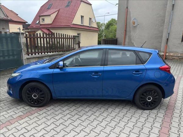 Toyota Auris 1,6 EXCLUSIVE - foto 10
