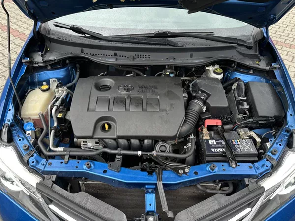 Toyota Auris 1,6 EXCLUSIVE - foto 13