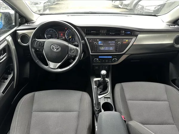 Toyota Auris 1,6 EXCLUSIVE - foto 16
