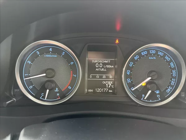 Toyota Auris 1,6 EXCLUSIVE - foto 17