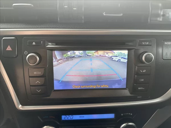 Toyota Auris 1,6 EXCLUSIVE - foto 23
