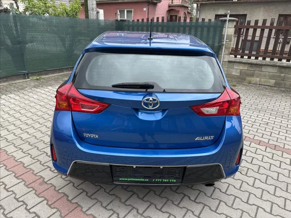 Toyota Auris 1,6 EXCLUSIVE - foto 6