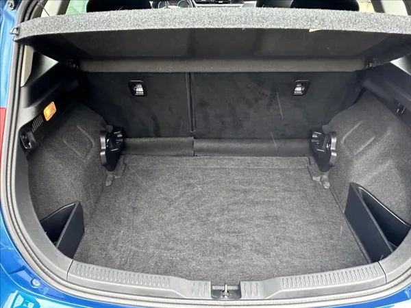 Toyota Auris 1,6 EXCLUSIVE - foto 7