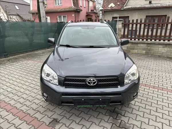 Toyota RAV4 2,2 D-4D BEZ KOROZE PO SERVISE - foto 10