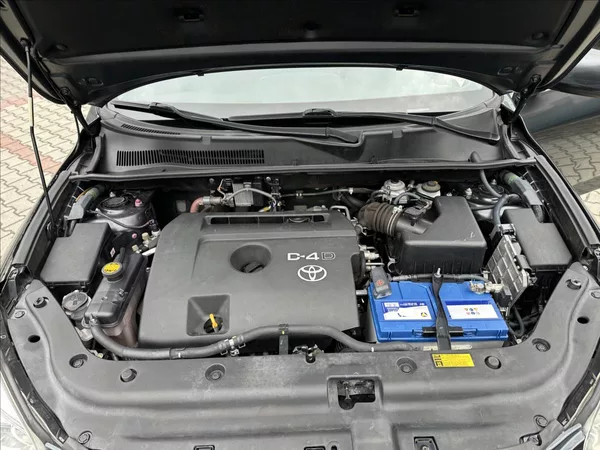Toyota RAV4 2,2 D-4D BEZ KOROZE PO SERVISE - foto 11