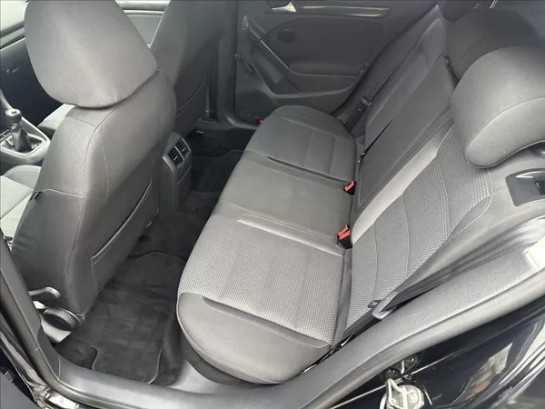 Volkswagen Golf 1,6 MPI - foto 13