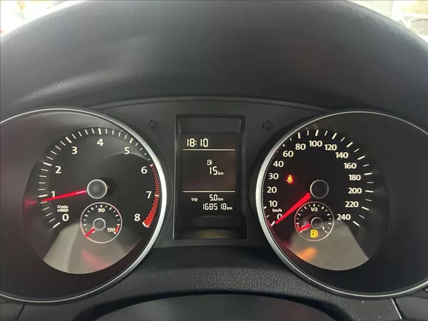 Volkswagen Golf 1,6 MPI - foto 15