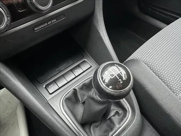 Volkswagen Golf 1,6 MPI - foto 17