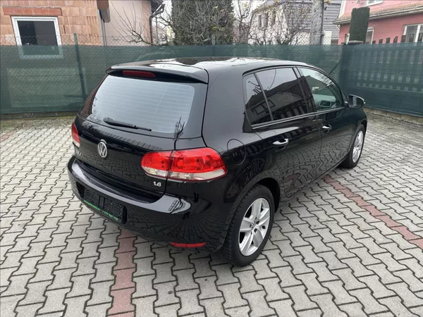 Volkswagen Golf 1,6 MPI - foto 3