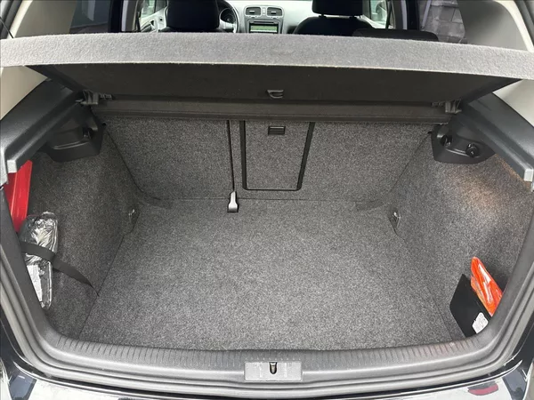 Volkswagen Golf 1,6 MPI - foto 5