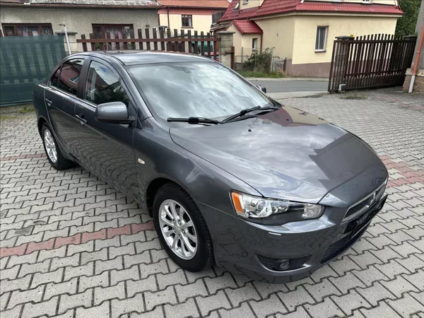 Mitsubishi Lancer 1,6 33 tis KM !! TOP STAV !!