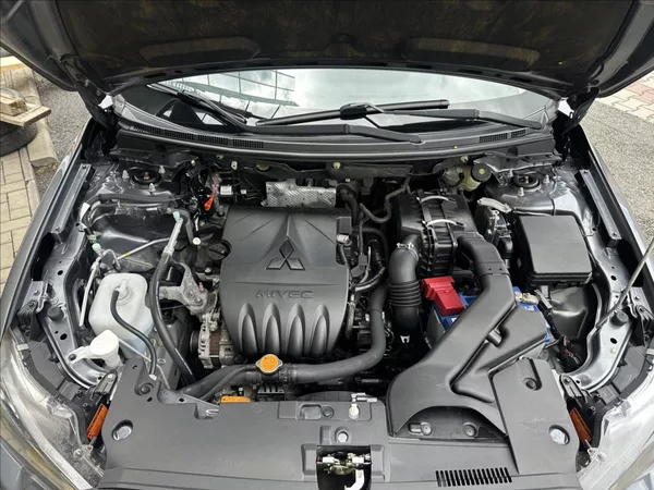 Mitsubishi Lancer 1,6 33 tis KM !! TOP STAV !! - foto 11