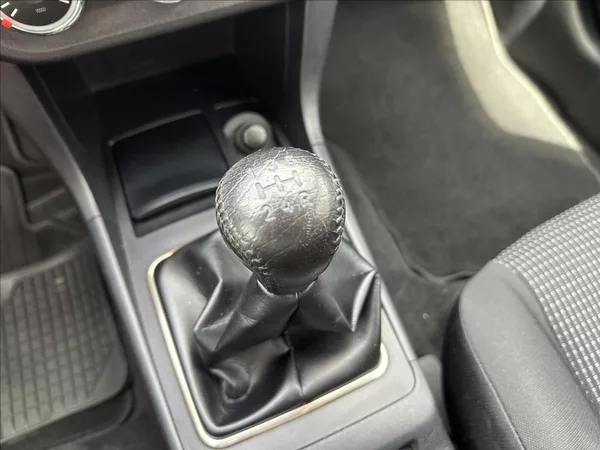 Mitsubishi Lancer 1,6 33 tis KM !! TOP STAV !! - foto 18