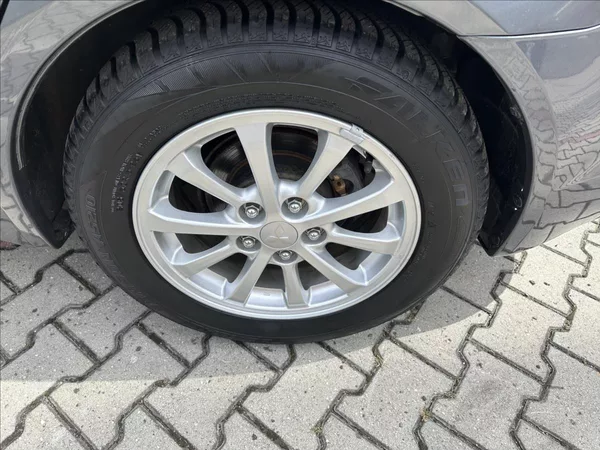 Mitsubishi Lancer 1,6 33 tis KM !! TOP STAV !! - foto 24
