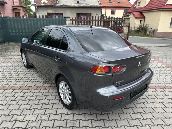Mitsubishi Lancer 1,6 33 tis KM !! TOP STAV !! - foto 7