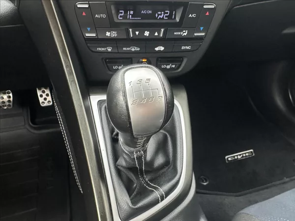 Honda Civic 1,8 i-VTEC Sport 1.majitel - foto 19
